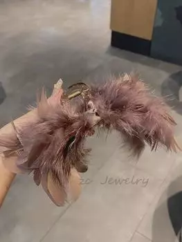 Элегантная большая заколка для волос с перьями — новый стиль знаменитостей для женщин