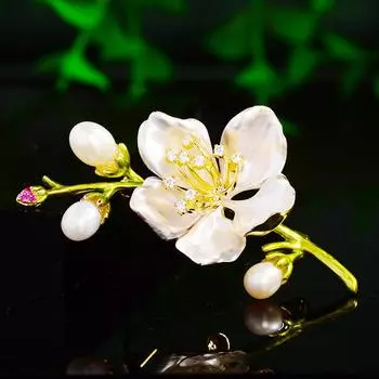 Элегантная брошь в виде персиковой веточки и жемчужного цветка - модный аксессуар