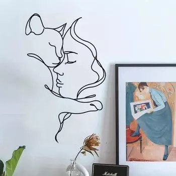 Элегантная черная кошка и женщина в металле: Минималистичный дизайн для шикарных пространств. Черная кошка и женщина для любителей современного декора. чёрный