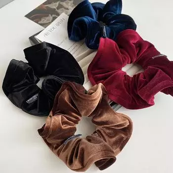 Элегантная глянцевая бархатная повязка для волос с оборками — осенне-зимний стиль, универсальный аксессуар с тонким ароматом темно-синий