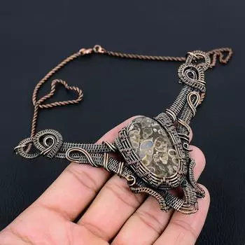 Элегантное ожерелье ручной работы из чистой медной проволоки с ископаемым драгоценным камнем Туррителла, ювелирные изделия ручной работы 18 Inches коричневый