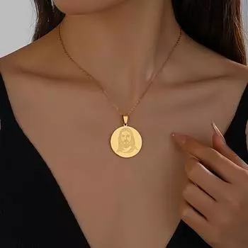 Элегантное ожерелье с подвеской в виде Иисуса из нержавеющей стали золотистого оттенка — двусторонняя гравировка, изящная цепочка, идеально подходит для повседневного наряда и подарка золотистый