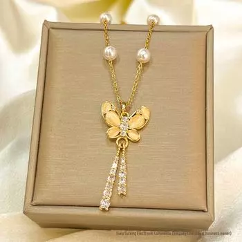 Элегантное ожерелье с подвеской в виде бабочки с кисточкой: Легкая роскошная титановая сталь с жемчугом lip chain золотистый