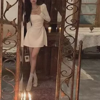 Элегантное платье с французским квадратным вырезом - женское, осень 2023 г., утягивающее талию, с длинным рукавом S белый