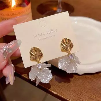 Элегантные французские ретро-серьги с цветком из жемчуга для женщин - стиль знаменитостей из Интернета золотой