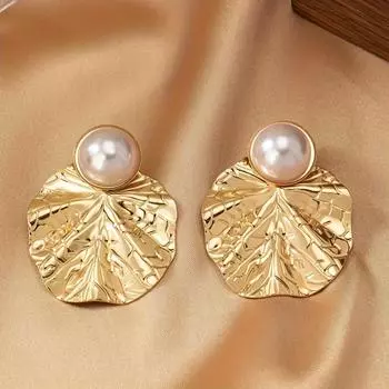 Элегантные геометрические серьги-капли: Нотка винтажного очарования для повседневного ношения золотой