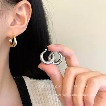 Элегантные металлические серьги-кольца для женщин — универсальный, роскошный дизайн в простом, но изысканном стиле A1430 золотой