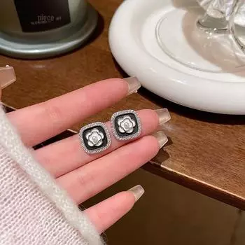 Элегантные серьги «Камелия»: Модный, универсальный ромбовидный геометрический дизайн E6042 серебряный