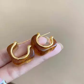 Элегантные серьги-кольца из смолы коричневого цвета неправильной С-образной формы, модные серьги-хупы для женщин, вечерние украшения для ушей янтарь