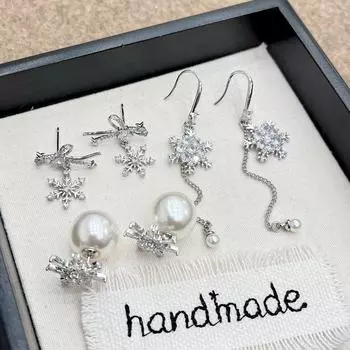 Элегантные серьги с жемчугом и цирконием в форме снежинки: Изысканная и универсальная мода для женщин AE098