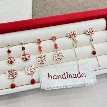 «Элегантные серьги в виде красного льва»: Праздничный новогодний дизайн crystal красный