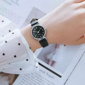 Элегантные женские кварцевые часы в студенческом стиле с маленьким циферблатом Small numbers, black belt чёрный