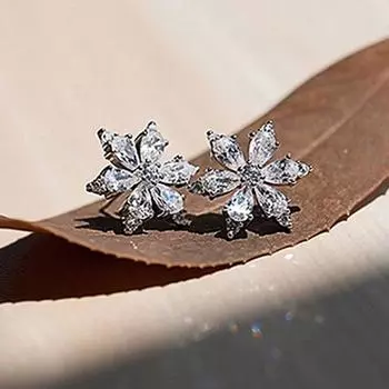 Элегантные женские серьги-гвоздики с блестящими кристаллами, свадебные аксессуары, эстетичный подарок, ювелирные изделия для помолвки