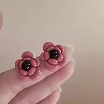 Элегантные женские серьги с французским розовым цветком камелии 2025 года — легкая роскошь, универсальность и шик. flower earrings сливовый/розовый