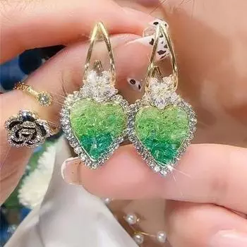 Элегантные женские серьги с зеленым камнем и цирконом
