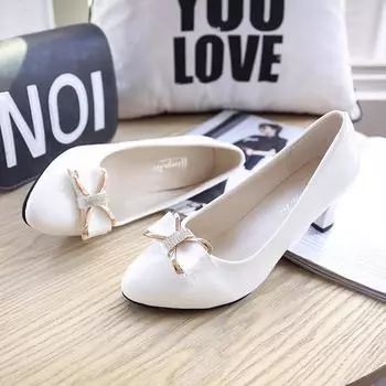 Элегантные женские туфли на каблуке весна-осень, туфли-лодочки на толстом среднем каблуке, женские туфли белого и красного цвета с мелким носком и металлическим бантом 34 бежевый