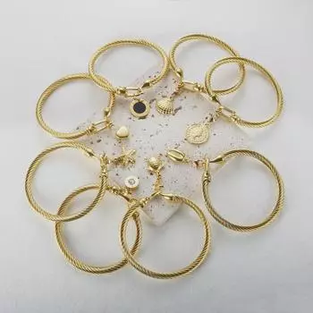 Элегантный браслет из нержавеющей стали с бриллиантовым акцентом и невыцветающей пряжкой в форме подковы