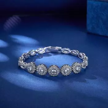 Элегантный браслет из пяти лепестков круглого цветка с родиевым покрытием и сверкающими камнями циркония белый