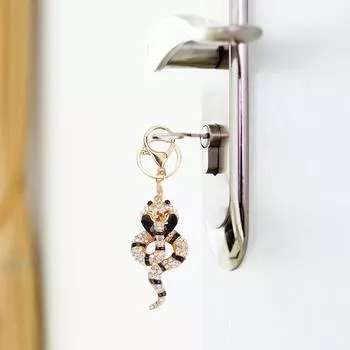 Элегантный брелок для ключей в виде змеи, стильный аксессуар для кошелька, текстура сплава, бижутерия для подарка на год змеи синий