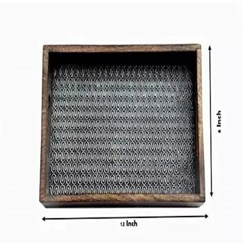 Элегантный деревянный сервировочный поднос диаметром 30,48 см.