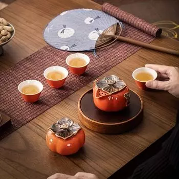 Элегантный керамический чайный сервиз в праздничном стиле для любителей чая - портативный | Включает чайник, 2 чашки и банку для чая | Идеально подходит для путешествий и подарков Persimmon Tea Set