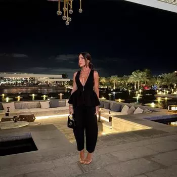 Элегантный женский костюм с жилетом и оборками, V-образный вырез, без рукавов, укороченный топ, широкие брюки, женский комплект 2025 года, весна-лето, High Street, однотонные женские комплекты S чёрный