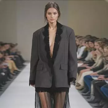 Элегантный женский пиджак с кружевной отделкой - Коллекция Весна 2025 Medium серый