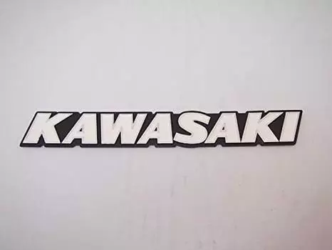 Эмблема на танк Doremi Collection, универсальная, KAWASAKI, заглавные буквы, 25 мм x 190 мм, алюминиевая, литая, на двухсторонней ленте, 1 шт. 10037