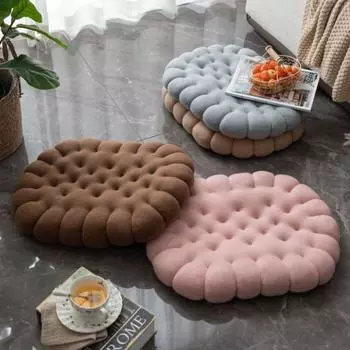 Эргономичное овальное офисное кресло Biscuit и напольная подушка для сиденья. 40*50 серый