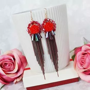 Этнический стиль Чистый ручной работы Темпераментные серьги Персонализированные цветочные элементы Длинные серьги с бахромой для женщин красный