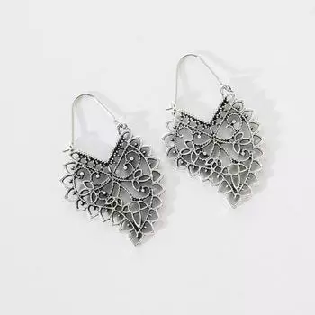 Этнический стиль Простой сплав Узор Полые ушки Подвеска серебряный