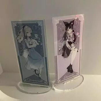 Это набор из 2 предметов из акрила, созданный в сотрудничестве с Sanrio Akikura