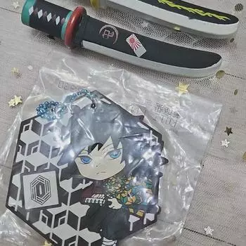 Эукал Куджи) Брелок Гию + фигурка Зеницу Танджиро Карла