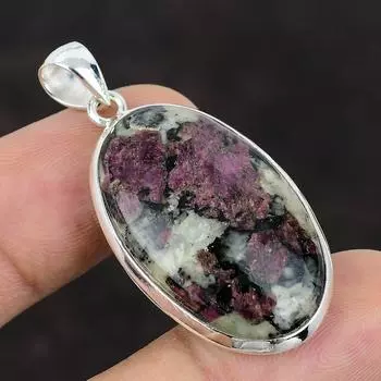 Эвдиалитовый кулон Ювелирные изделия ручной работы Стерлинговое серебро 925 пробы Изысканный ювелирный камень Дизайнерский кулон Совершенно новый кулон Подарок на день матери