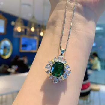 Ювелирный кулон интернет-знаменитости, Изумруд-симулянт, Женский кулон, инкрустированный бриллиантами, Главный камень 10 * 12 Emerald Pendant изумрудный