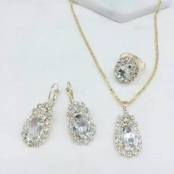 Jewelry Photography Necklace Three-Piece Set to Give Mom Zircon Oval three-piece white