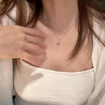 JMXD- Tulip flower Titanium Steel Necklace Women, Niche Design Temperament Collarbone Chain, Gift