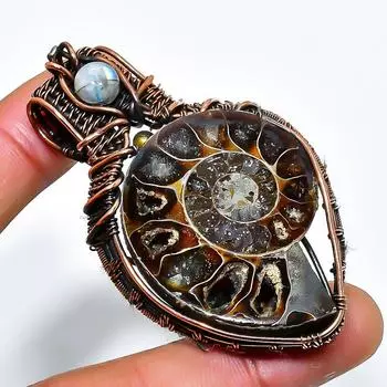 Ювелирная подвеска из ископаемого аммонита, лунного камня, медной проволоки, 2,17 дюйма 2.17 коричневый