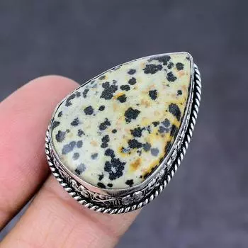Ювелирное кольцо из серебра 925 пробы с драгоценным камнем далматинской яшмой, размер 7 c7n95