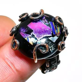 Ювелирное кольцо ручной работы из дихроичного стекла с драгоценными камнями из медной проволоки, размер 7