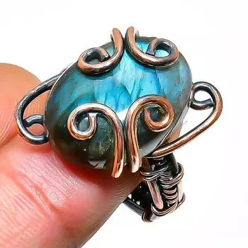 Ювелирное кольцо ручной работы из медной проволоки с лабрадоритом, размер 8,5