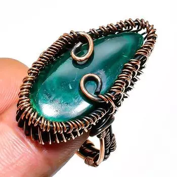 Ювелирное кольцо ручной работы из медной проволоки с малахитом, размер 10