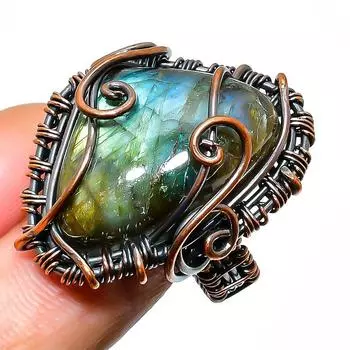 Ювелирное кольцо ручной работы из медной проволоки с лабрадоритом, размер 8,5