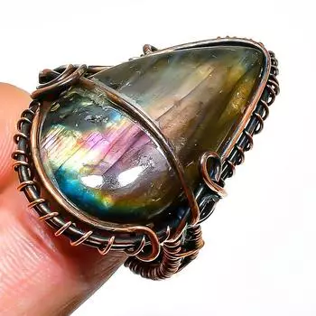 Ювелирное кольцо ручной работы из медной проволоки с лабрадоритом, размер 7,5