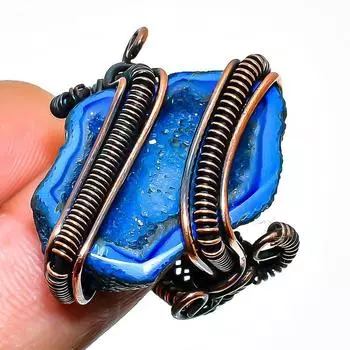 Ювелирное кольцо ручной работы из медной проволоки с голубыми друзами, кусочек драгоценного камня, размер 8,5