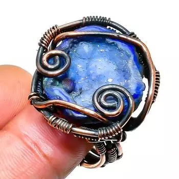 Ювелирное кольцо ручной работы из медной проволоки с фиолетовыми друзами, кусочек драгоценного камня, размер 6,5