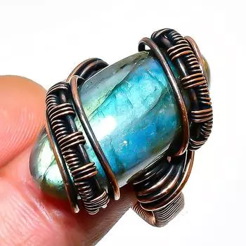 Ювелирное кольцо ручной работы из медной проволоки с лабрадоритом, размер 8,5