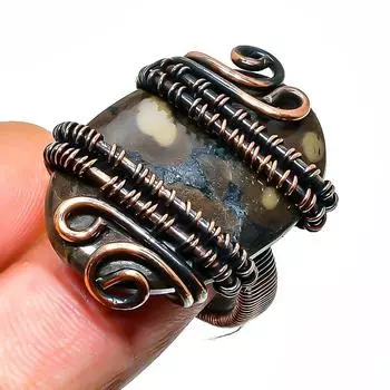 Ювелирное кольцо ручной работы из медной проволоки с болдер опалом, размер 7