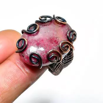 Ювелирное кольцо ручной работы из медной проволоки с розовым драгоценным камнем тулит, размер 7