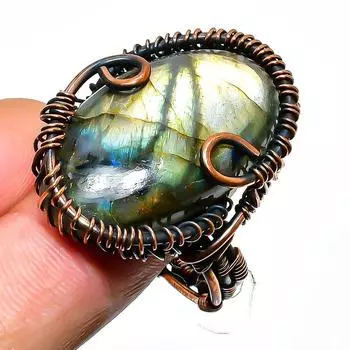 Ювелирное кольцо ручной работы из медной проволоки с лабрадоритом, размер 10,5